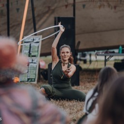 Profile picture for user HoopfullBecci